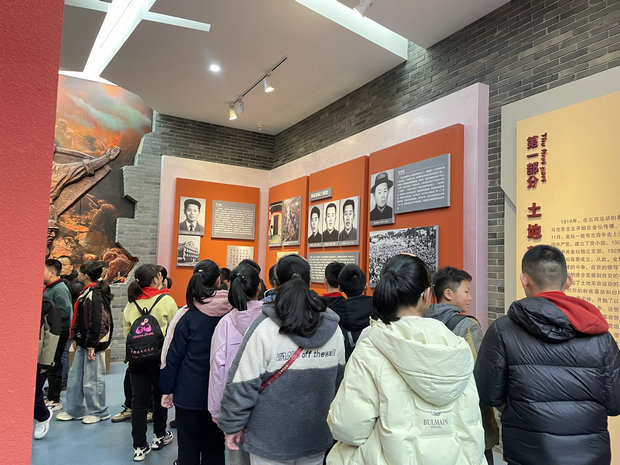 2西城實驗小學_副本.jpg