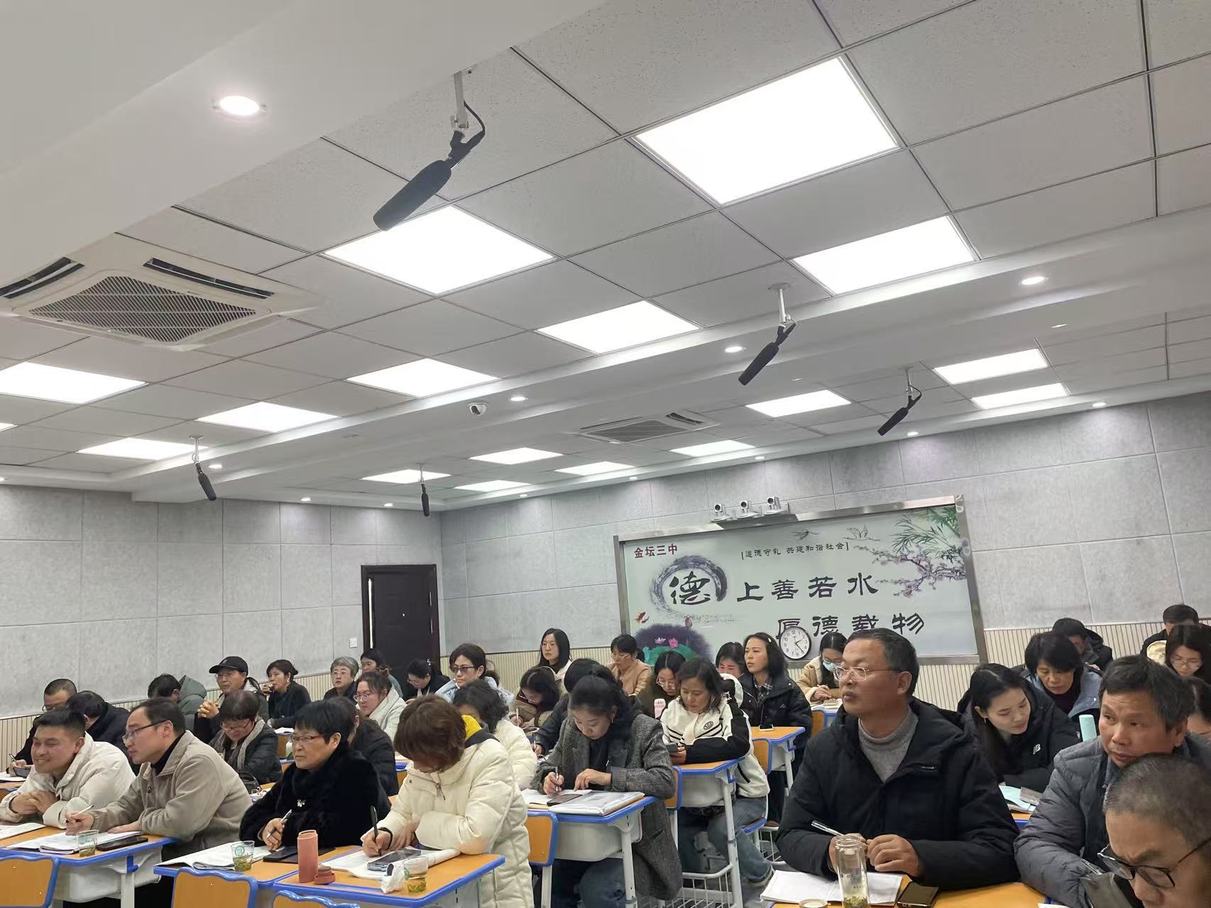 cca996b4d9bcd3aabe88231c6e567b1.jpg